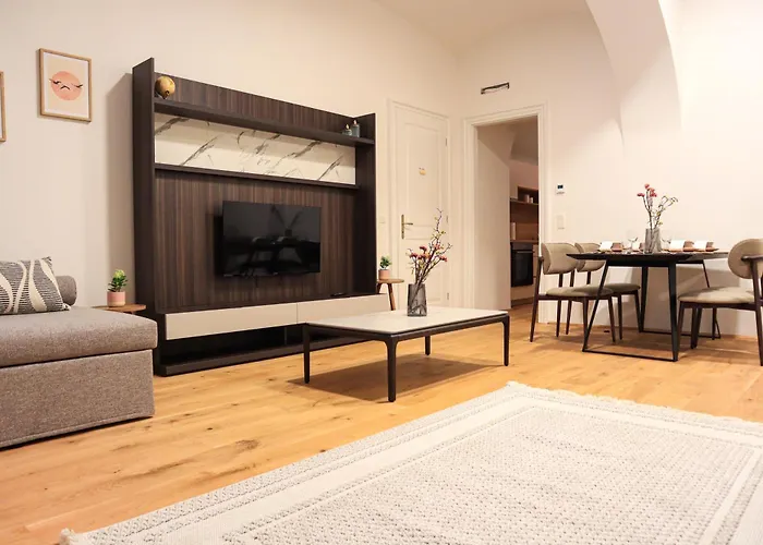 1 Bdr - Comfort, Right Near Vienna's Old *